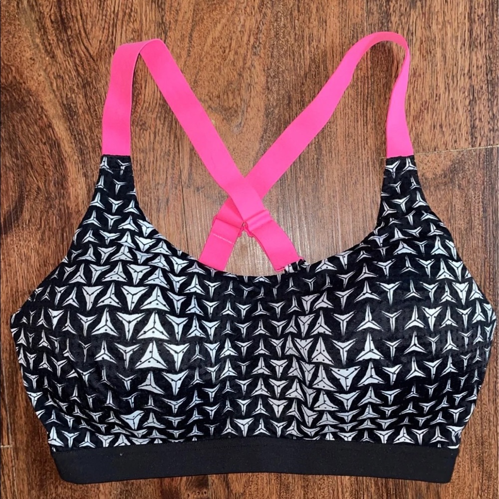 Victoria's Secret bra size 34 DD